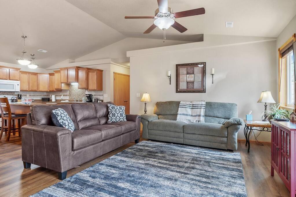 Villa Convenient Townhouse - Near Airport à Rapid City Extérieur photo